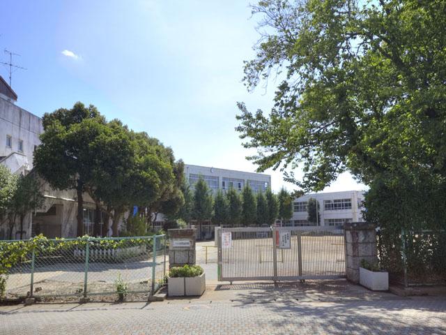 Primary school. Yachiyo Municipal Yachiyodai to elementary school 975m