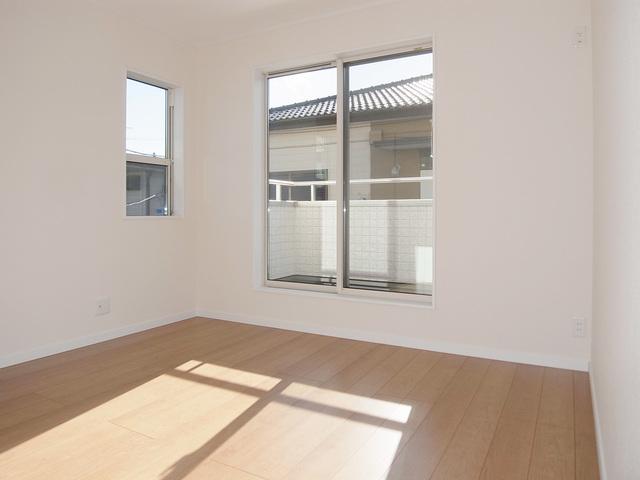 Non-living room. Balcony to lead Western-style 6 Pledge