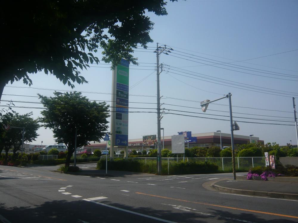 Shopping centre. Paruru 1257m Shopping center