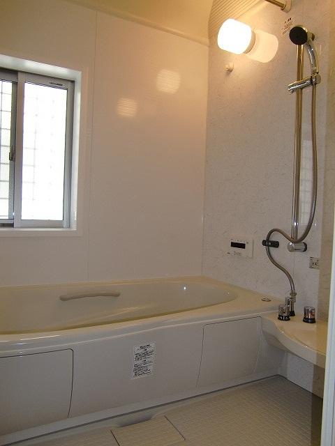 Other Equipment. Unit bus standard 1 pyeong type. It has also been installed in a standard bathroom dryer! It is no mistake that play a part in the mold measures of damp of the season! By the way !! Also with naturally window