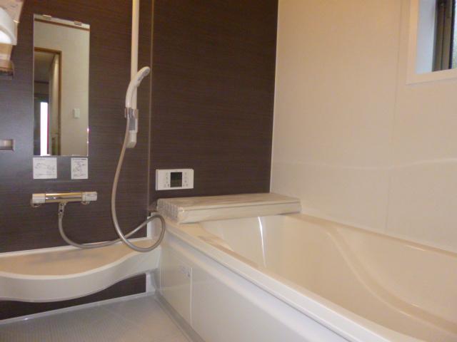 Bathroom. 1 Building