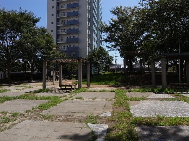 Other common areas. On-site park