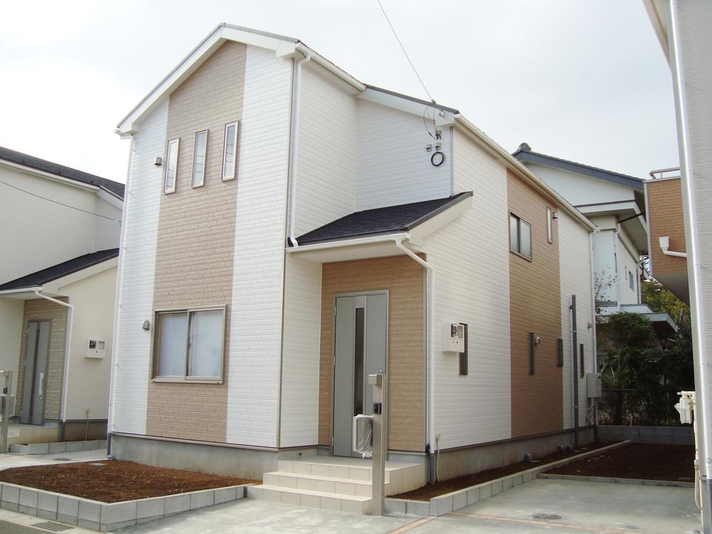 Local appearance photo. Solar power generation systems equipped with properties! The completed