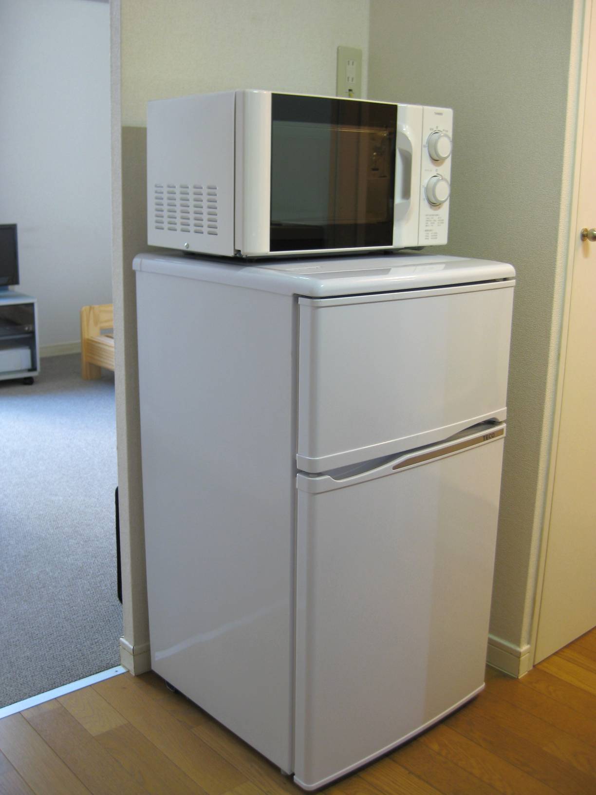 Other Equipment. Immediately possible tenants with furniture appliances!