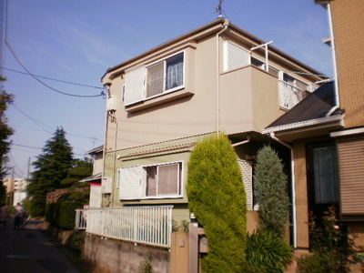 Building appearance. Keisei Main Line rapid stop station "Yachiyodai" good location properties of an 8-minute walk from the. 