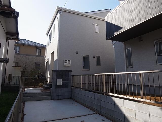 Local appearance photo. Solar power + all-electric homes