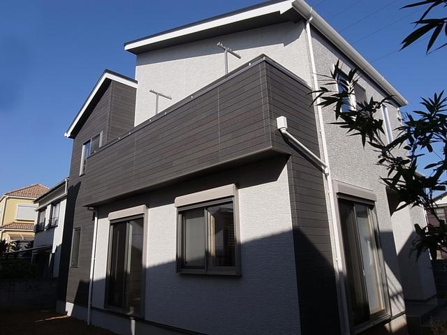 Local appearance photo. Flat 35S applied housing