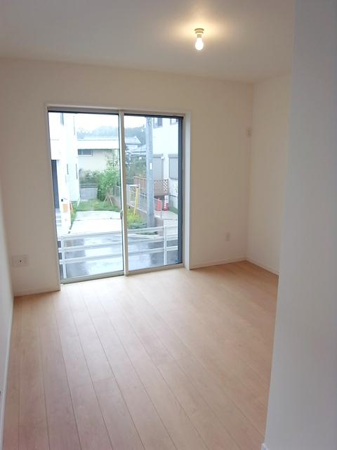 Non-living room. Plan is a collection of room to 1F