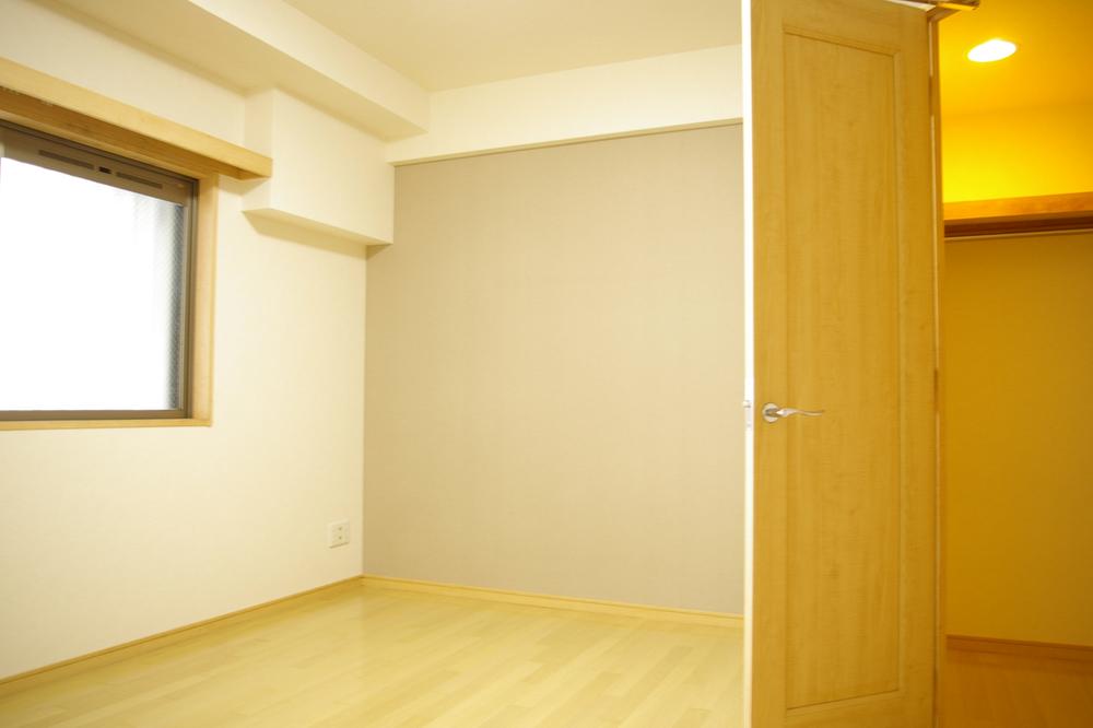 Non-living room. Indoor (12 May 2013) Shooting