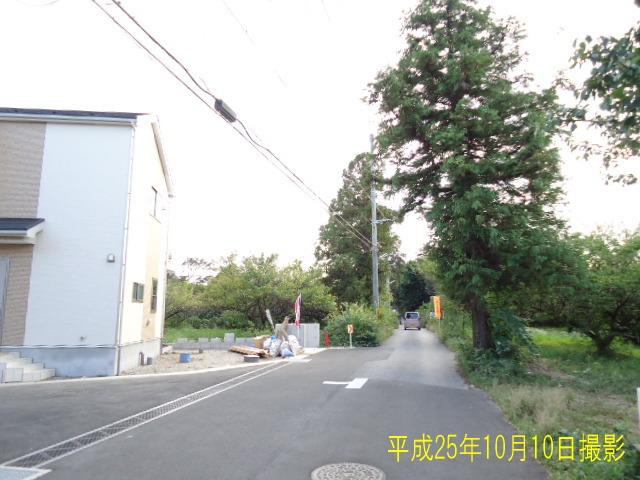 Local photos, including front road. Local (10 May 2013) Shooting