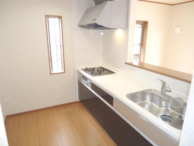 Kitchen. Local (10 May 2013) Shooting