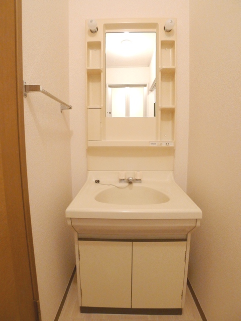 Washroom. illumination ・ With storage of independent wash basin