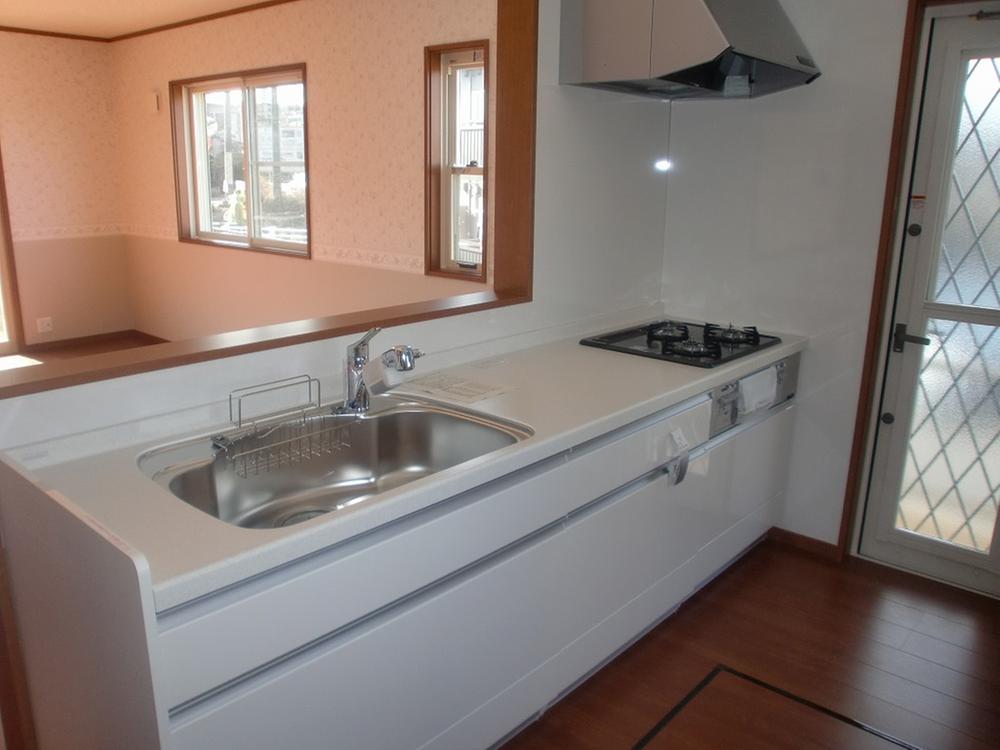 Kitchen. Face-to-face kitchen the conversation is lively