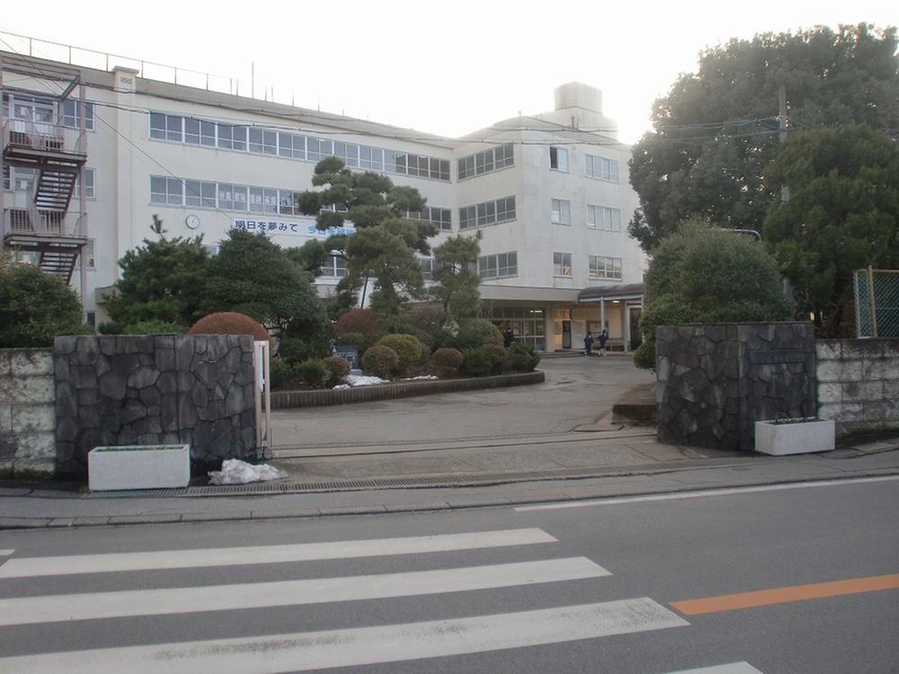 Junior high school. Junior high school which is visible from 160m house to in Yachiyo, 2-minute walk