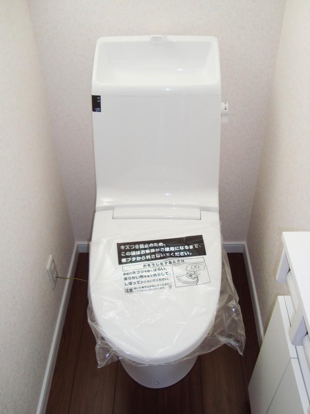 Toilet. High-performance water-saving toilet (December 2013) Shooting