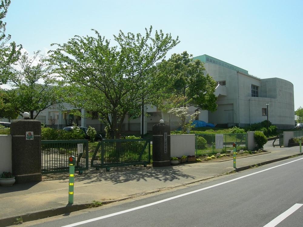 Primary school. Yachiyo Municipal Kayada to elementary school 665m