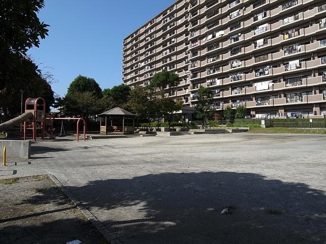 Local appearance photo. Adjacent park