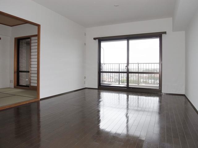 Living. All rooms Cross Zhang already exchange