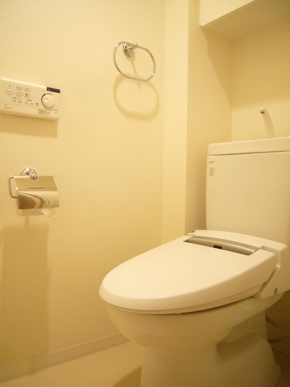 Toilet.  ◆ Toilet (August 2013) Shooting