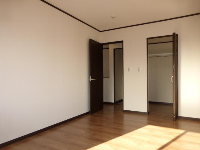 Non-living room. Local (12 May 2013) Shooting B Building