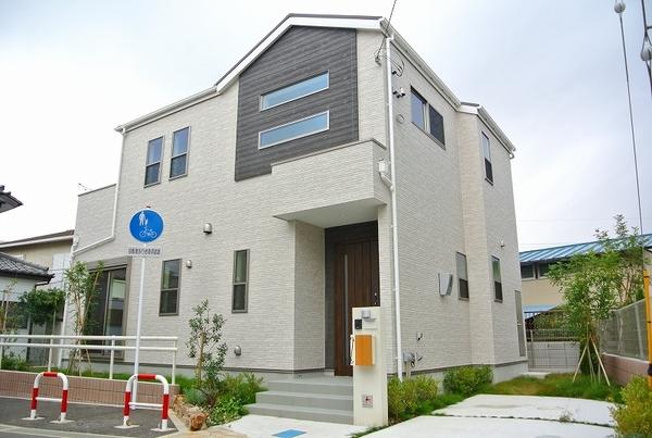 Local appearance photo. Local (11 May 2013) Shooting