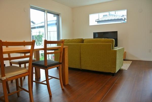 Living. Local (11 May 2013) Shooting