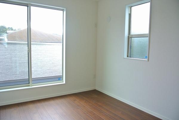 Non-living room. Local (11 May 2013) Shooting