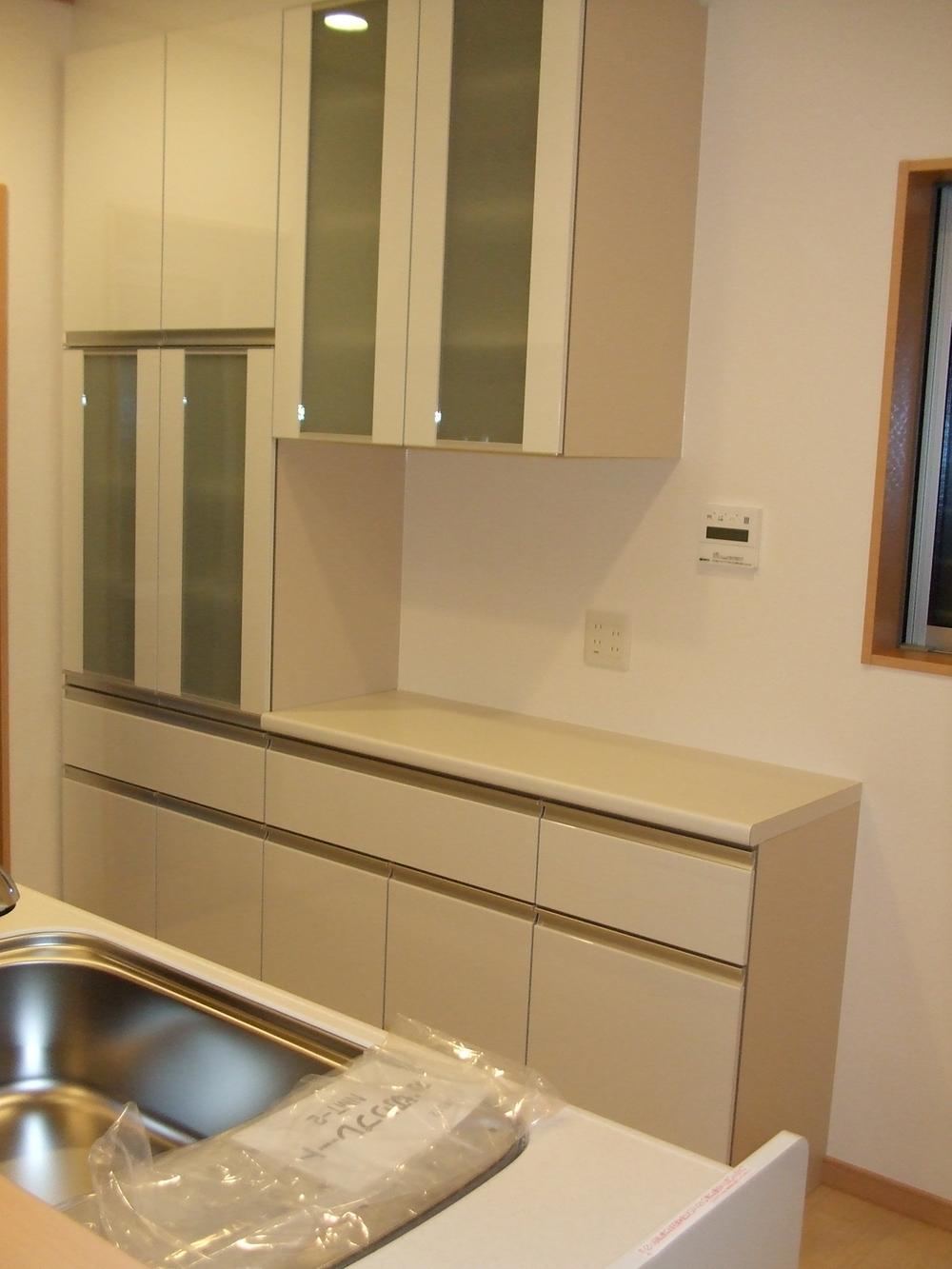 Other Equipment. Cup board is out equipped with a whopping !!! standard specification, It is fashionable because they align the kitchen and tint