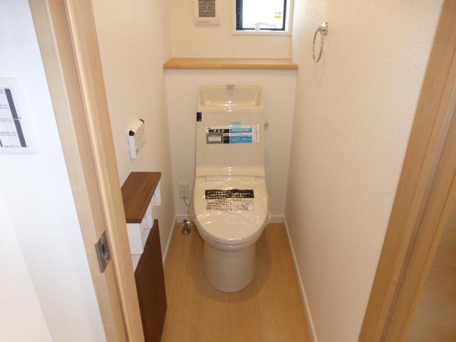 Toilet. Local (12 May 2013) shooting A Building