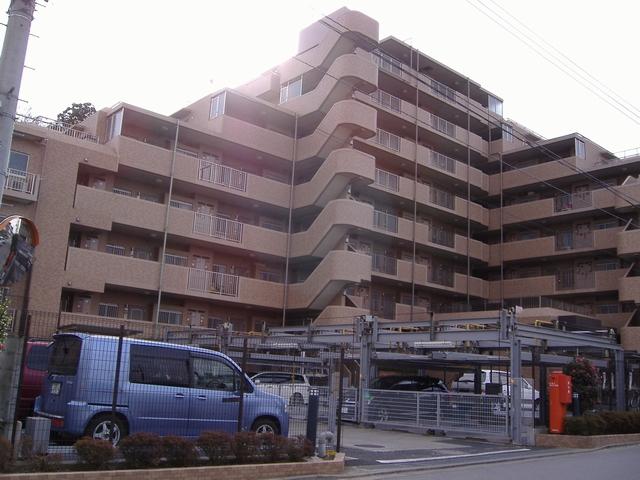 Local appearance photo. Local (10 May 2013) Shooting