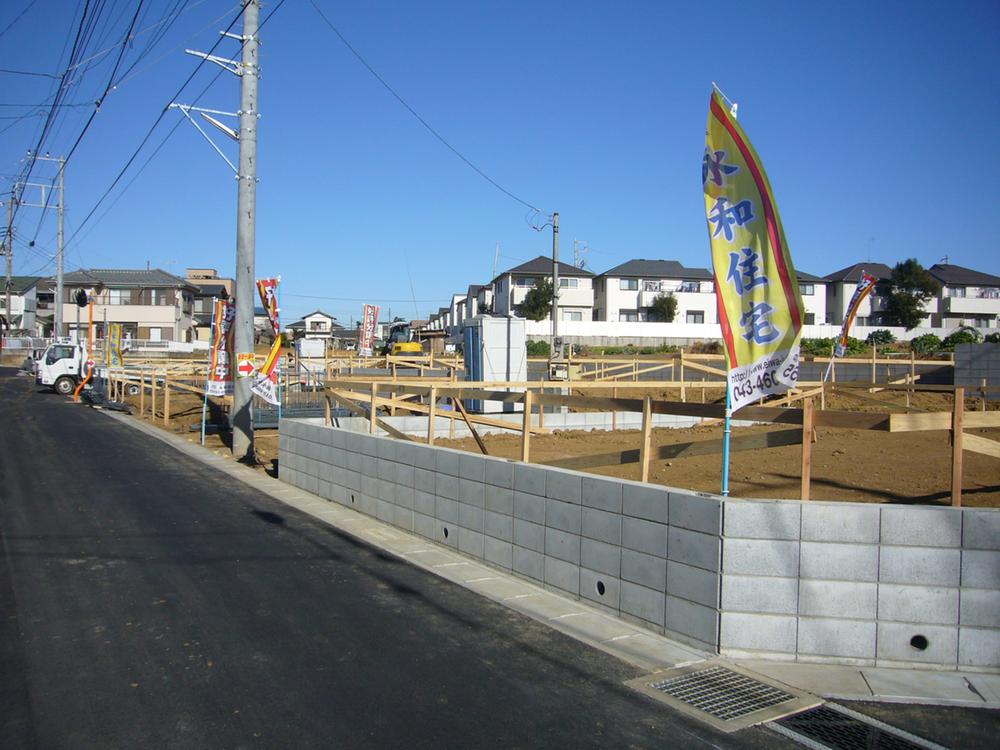 Local photos, including front road.  ☆ All 13 buildings of development subdivision ☆ Local (12 May 2013) Shooting