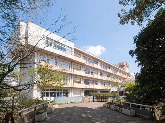 Junior high school. Yachiyo Municipal Yachiyodainishi until junior high school 1175m