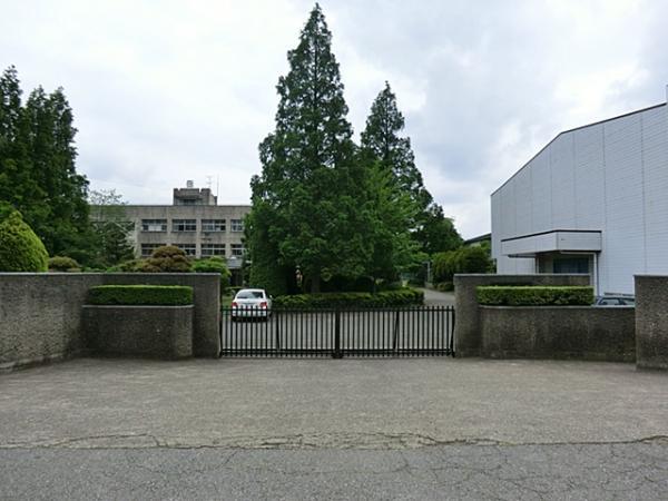 Junior high school. A 12-minute walk from the 950m junior high school until junior high school, Chiyoda.