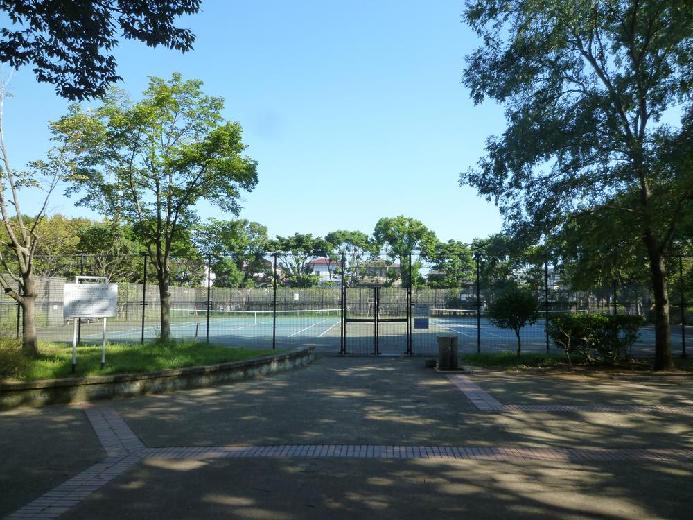Other. Utsukushigaoka neighborhood park: about 380m (5 minutes walk)