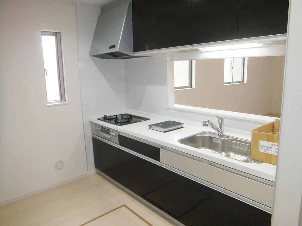 Kitchen. Indoor (11 May 2013) Shooting