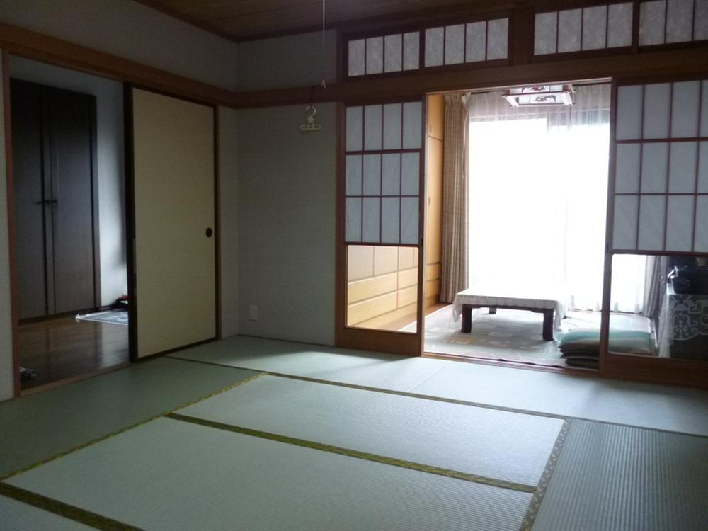 Non-living room. Japanese-style room Good per sun Hiroen are perfect for coffee time and nap