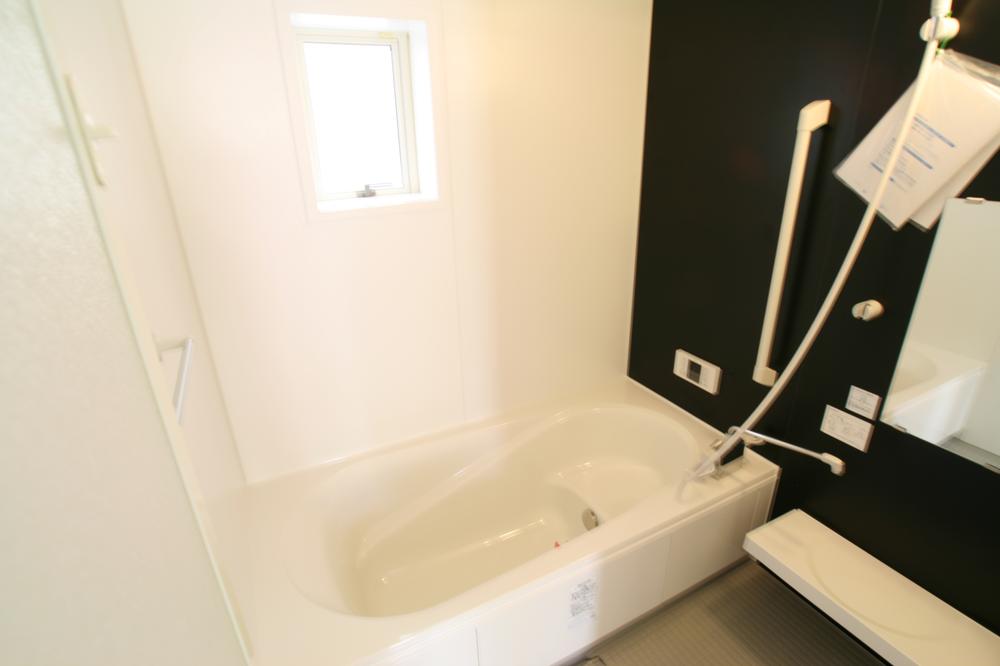 Same specifications photo (bathroom). With drying heater (cool breeze with function)