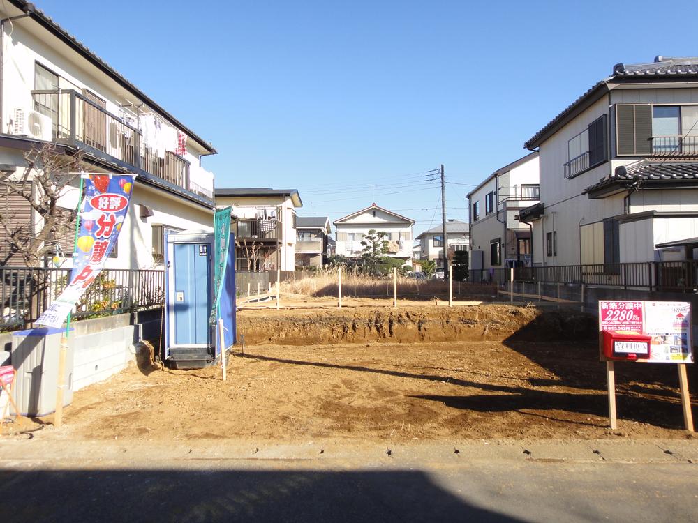 Local appearance photo. Bright south road local! Local is under construction, but you can see the building specifications at the time of completion in the neighborhood of model building. At any time you can be your tour.