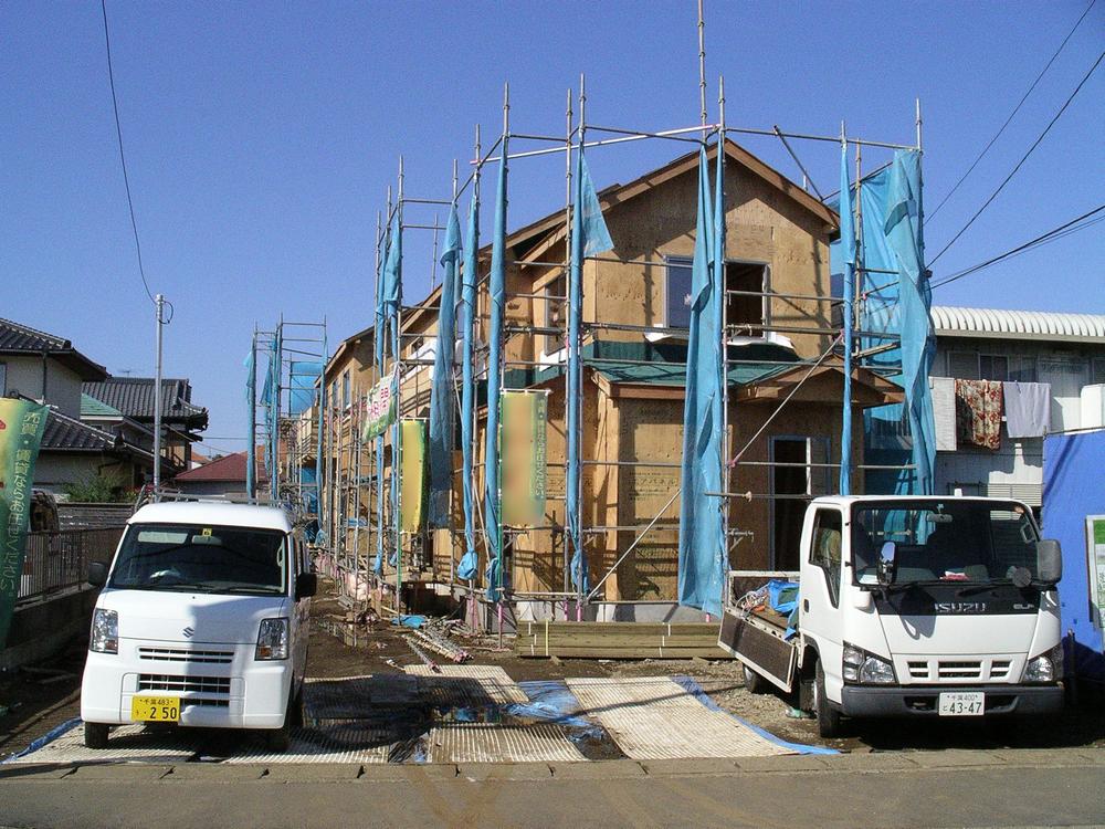 Local photos, including front road. Local (11 May 2013) Shooting