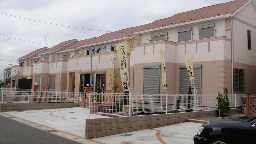 Local appearance photo. Local: outer wall ・ Asahi Kasei Construction Materials Power board of: durability, Thermal insulation properties, Sound insulation, Fire-safety, Excellent disaster prevention of.