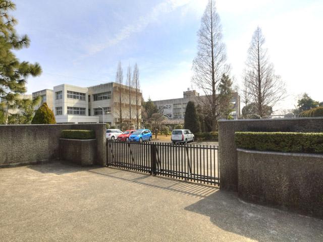 Junior high school. 1800m to Chiyoda Junior High School