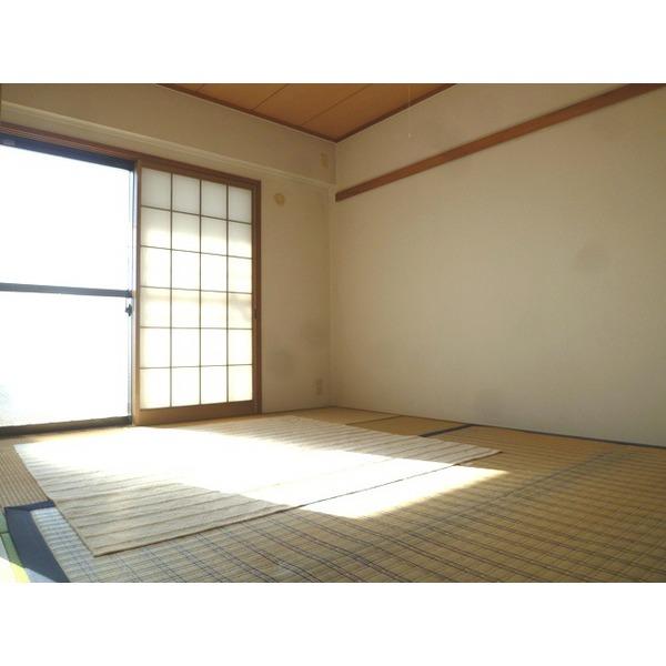 Non-living room. Good per sun Japanese-style
