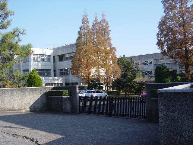 Junior high school. 1800m to Chiyoda Junior High School