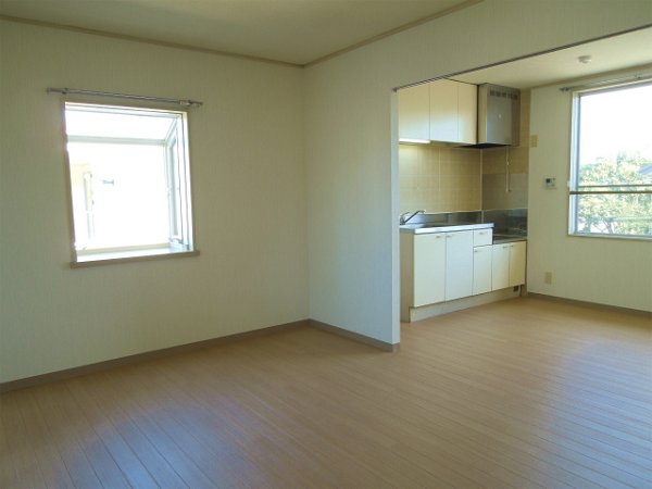 Living and room. Spacious use LDK