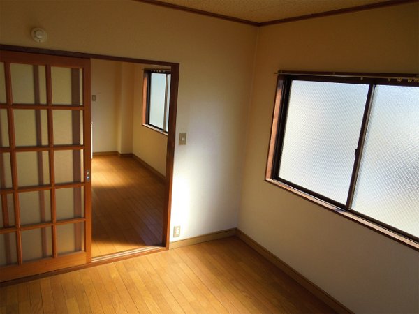 Other room space. Two-sided lighting Western-style