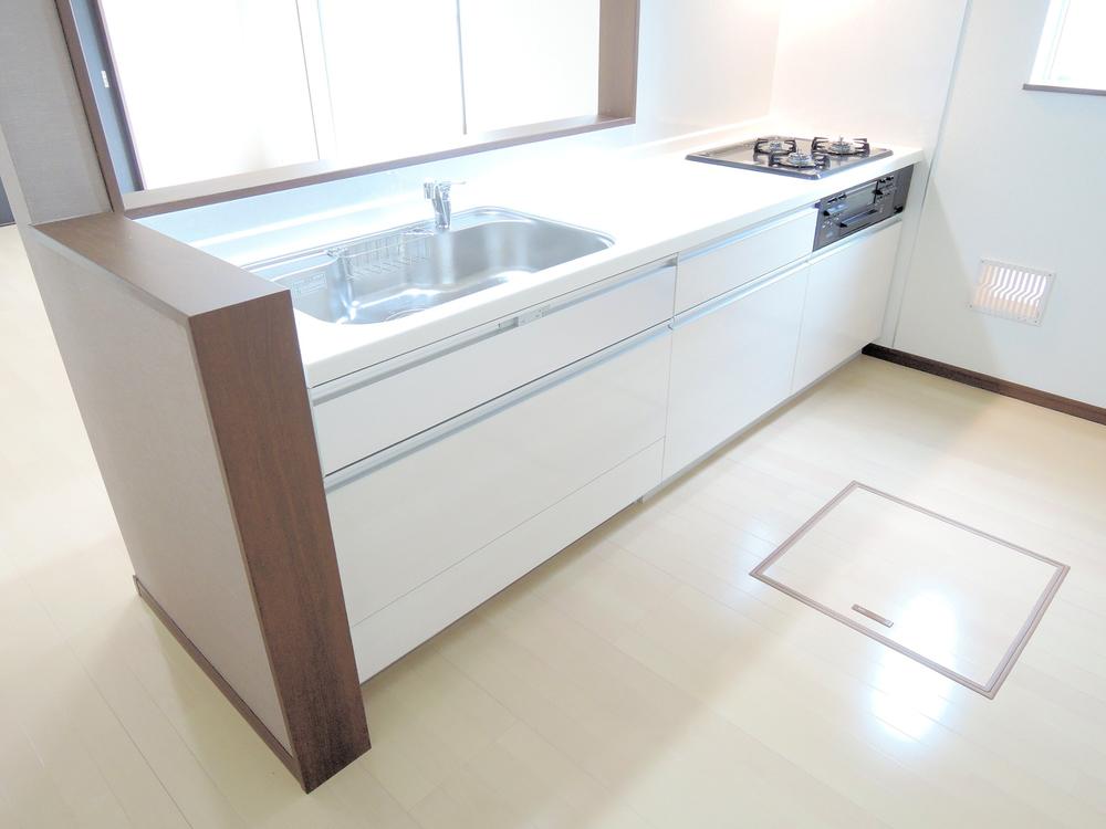 Kitchen. Local (November 10, 2013) Shooting