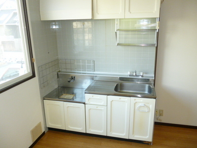 Kitchen. Kitchen faucet ・ It is settled ventilation fan exchange.