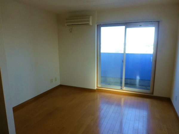 Living and room. Air-conditioned Western-style