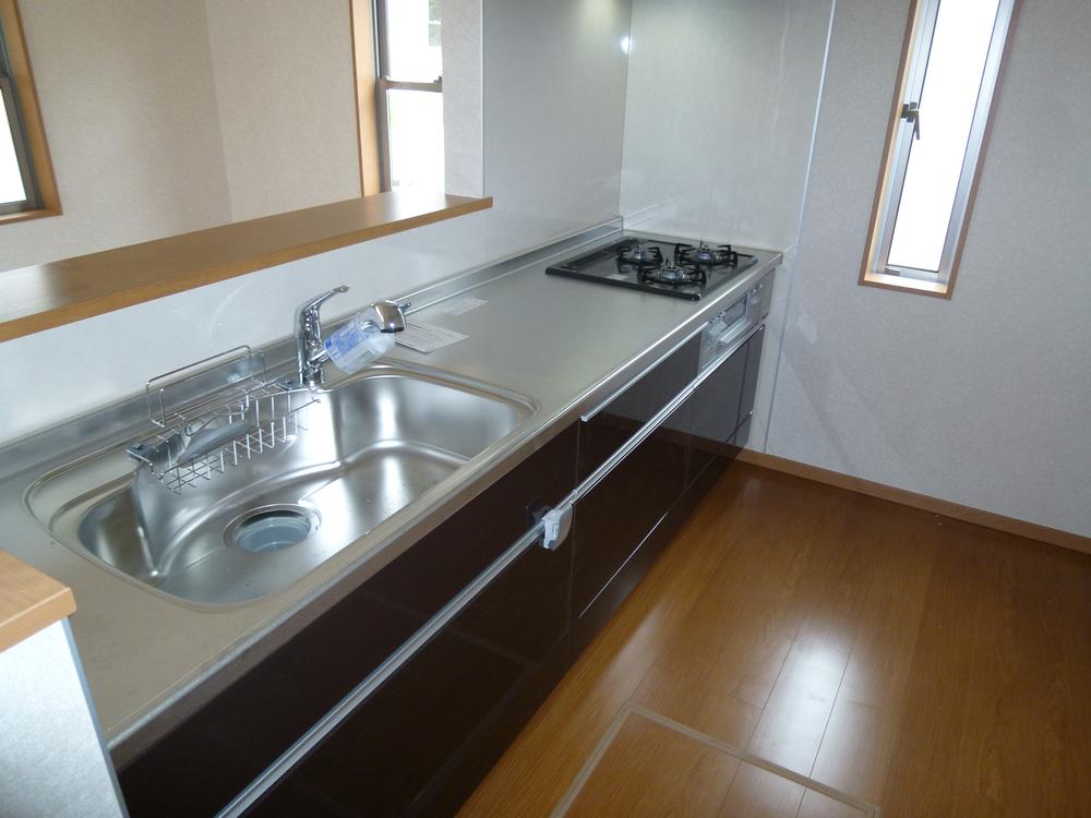 Kitchen.  ☆ Popular face-to-face kitchen ☆  ◆ With water purifier  ◆ There is under-floor storage