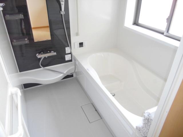Same specifications photo (bathroom)